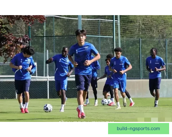 欧塞尔俱乐部冬窗引援与保级形势最新动态解析法甲征程前景展望